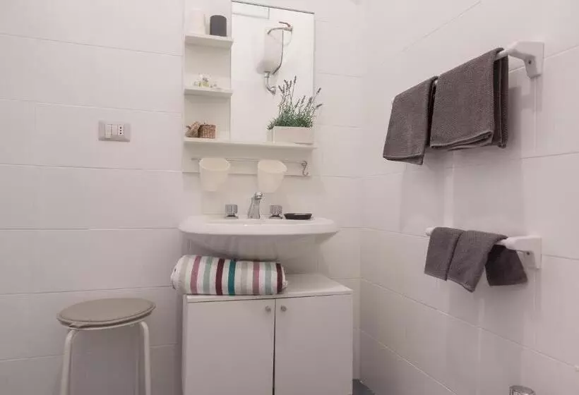 تختخواب و صبحانه Matinèe