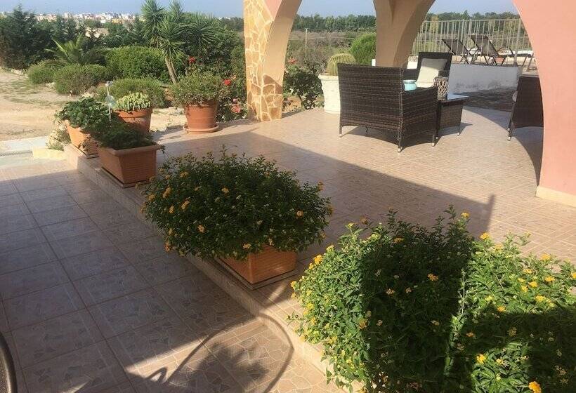 ベッドアンドブレックファースト Villa Carola