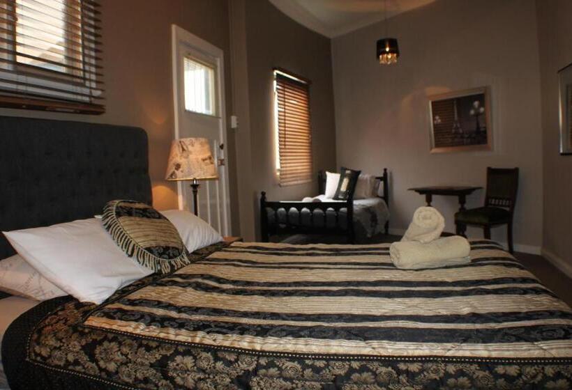 Отель 31 On The Terrace