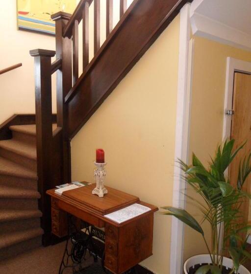 Отель 31 On The Terrace