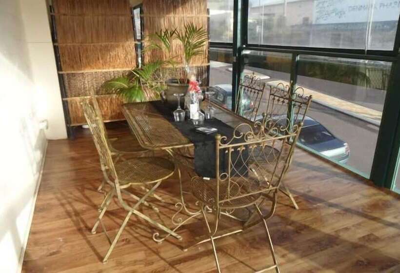 Отель 31 On The Terrace