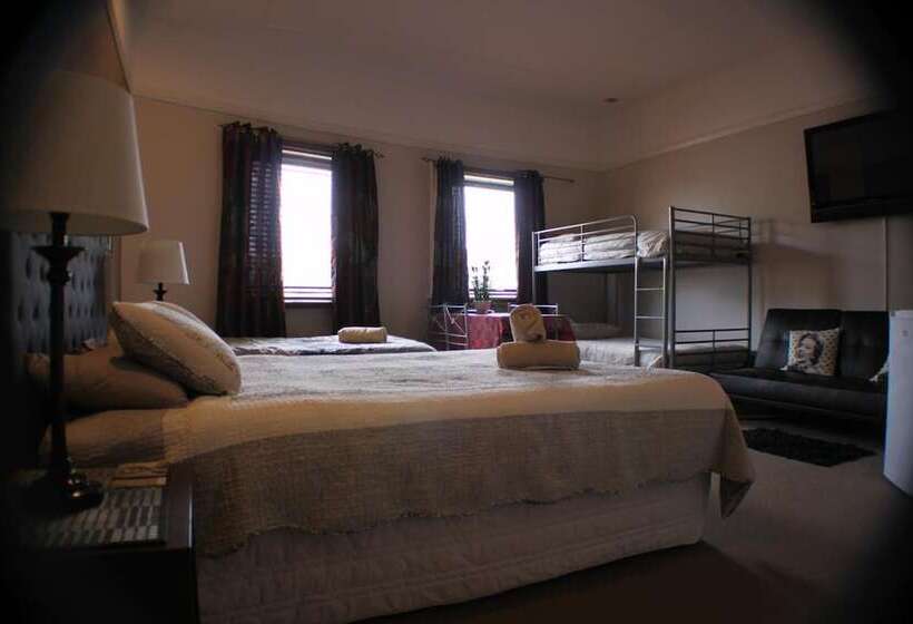 Отель 31 On The Terrace