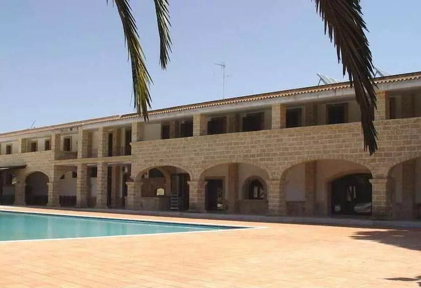هتل Antica Masseria Martuccio