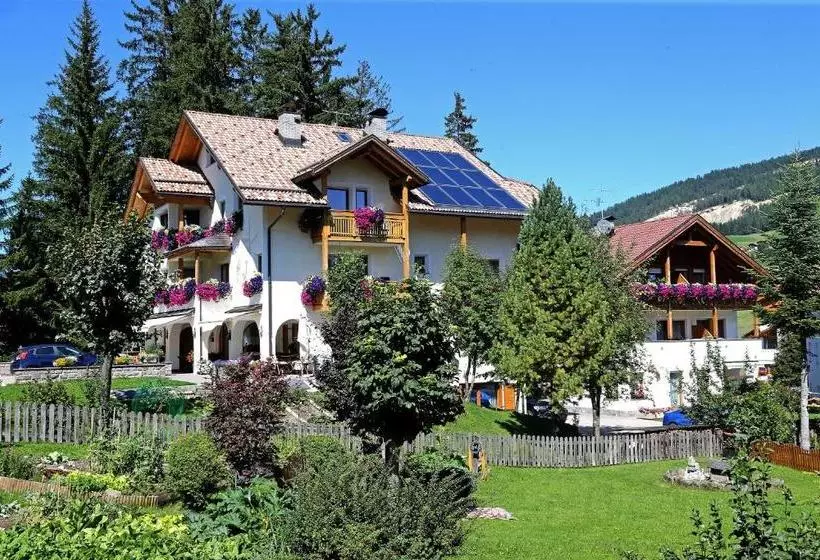 Hotelli Garnì Lasteis B&b   Apartments