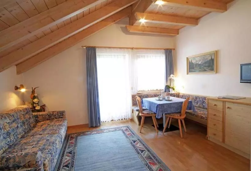 Hotelli Garnì Lasteis B&b   Apartments