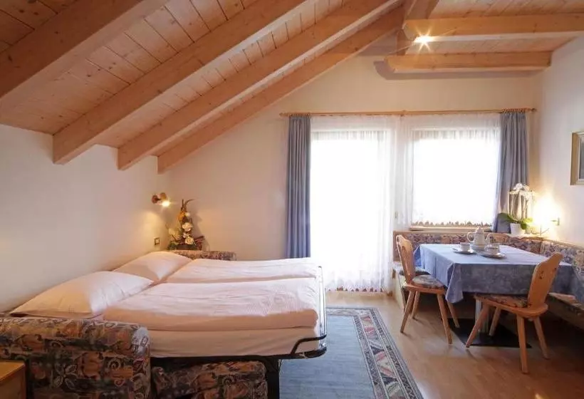 Hotelli Garnì Lasteis B&b   Apartments