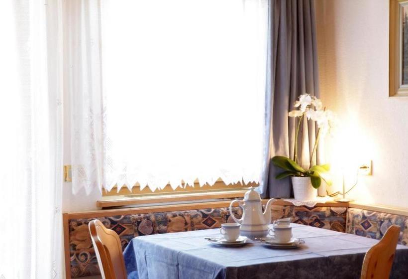 酒店 Garnì Lasteis B&b   Apartments