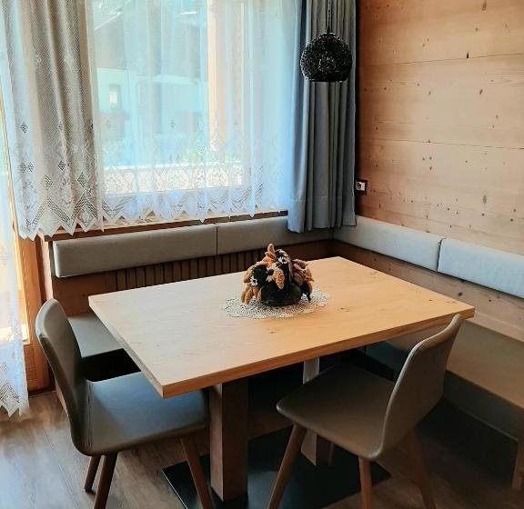 酒店 Garnì Lasteis B&b   Apartments