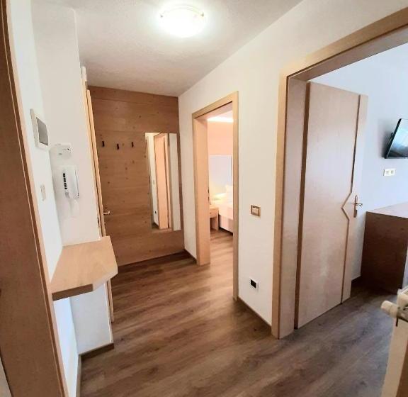 酒店 Garnì Lasteis B&b   Apartments