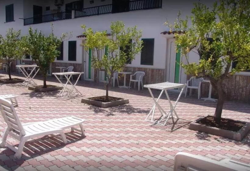 ホテル Albergo La Collinetta