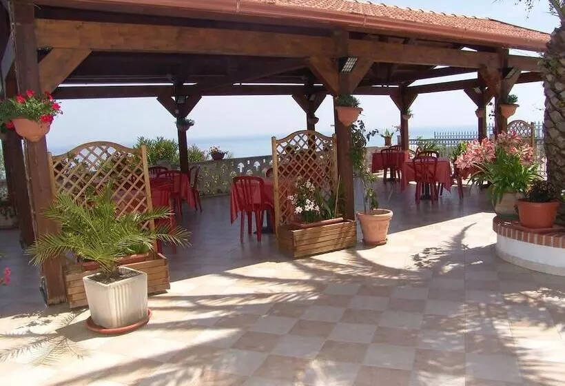 ホテル Albergo La Collinetta
