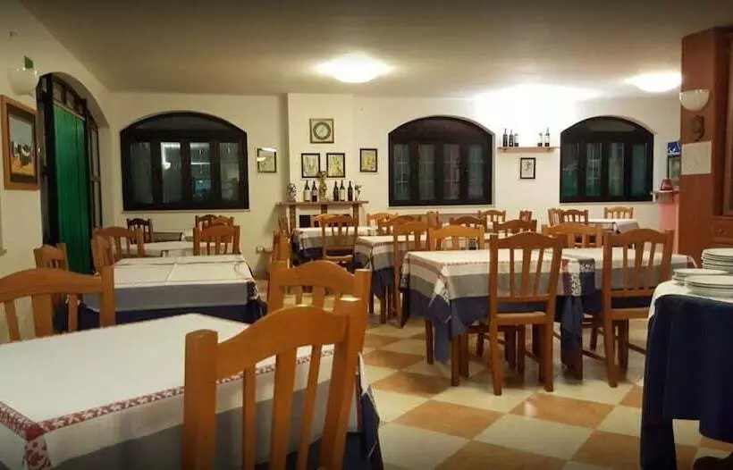ホテル Albergo La Collinetta