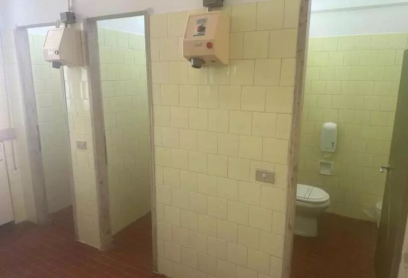 ホテル Misano Hostel