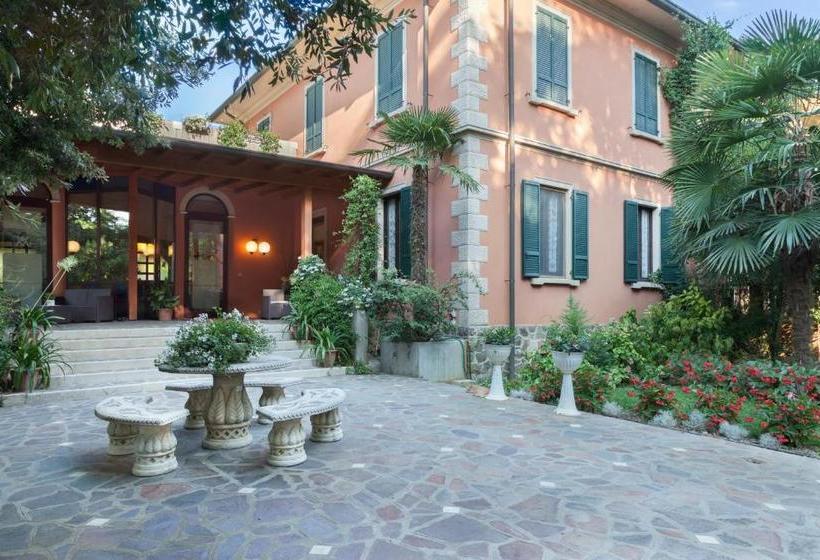 Отель Park  Le Magnolie