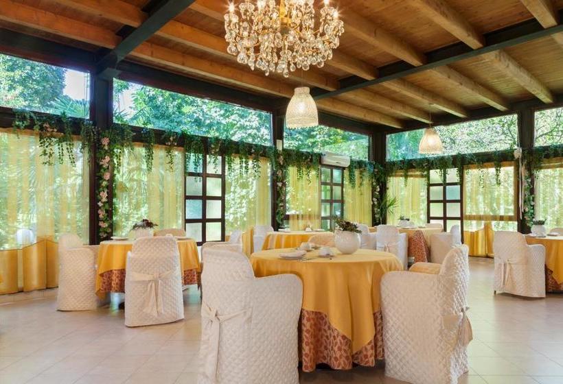 Отель Park  Le Magnolie