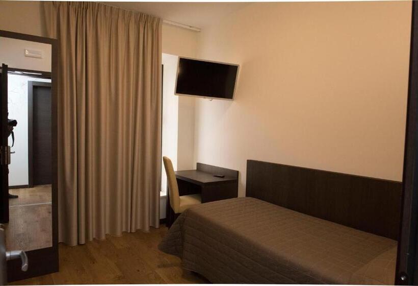 فندق Ristorante Da Tonino