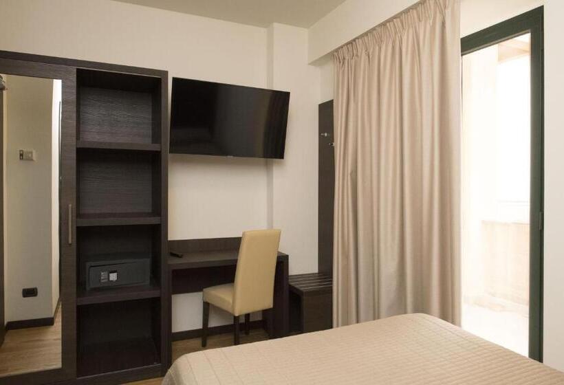 فندق Ristorante Da Tonino