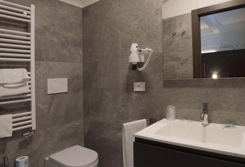 فندق Ristorante Da Tonino