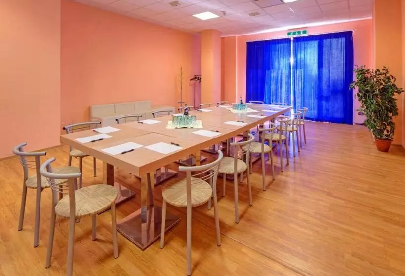 هتل Ristorante Da Tonino