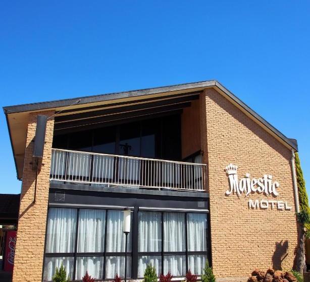 Majestic Motel