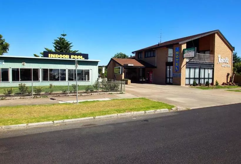 Majestic Motel