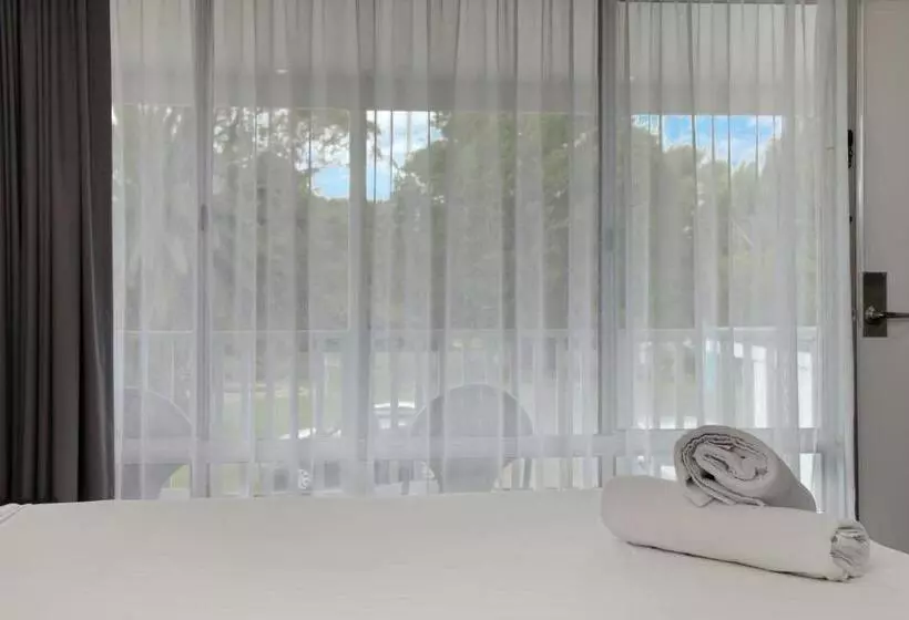 مُتل Hive Hotel, Moruya