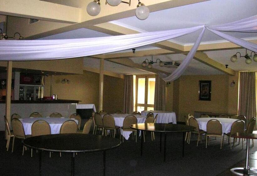 Overlander Hotel Motel