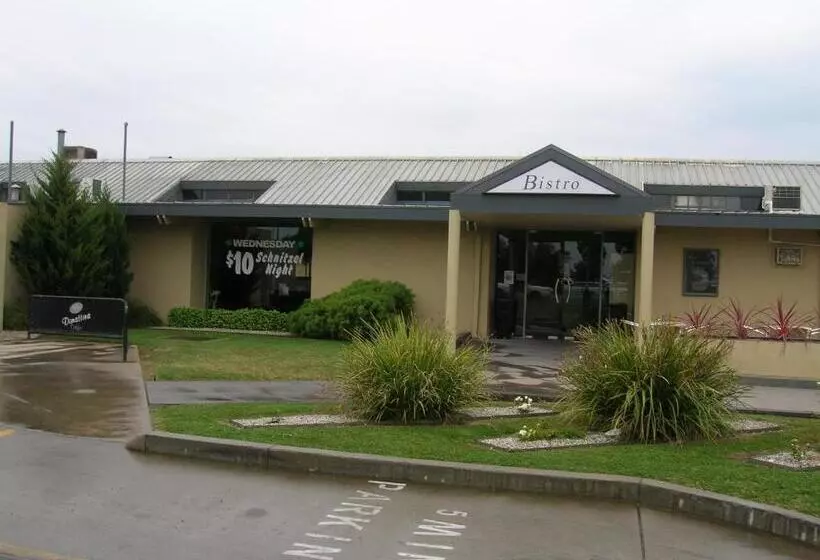Overlander Hotel Motel