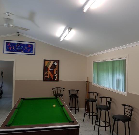 מוטל Tropic Oasis