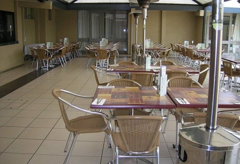 Overlander Hotel Motel