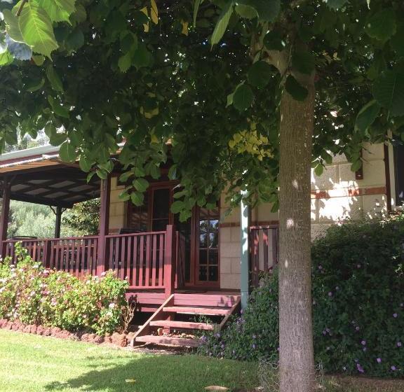 리조트 Clover Cottage Country Retreat