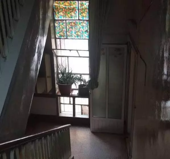 هتل Al Amawi Hostel