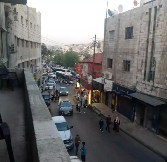 هتل Al Amawi Hostel