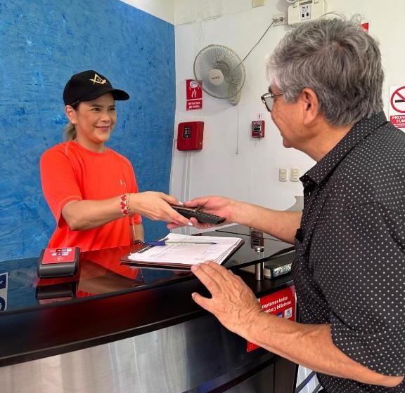 Hotel Hostal Las Garzas