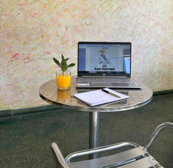 Hotel Hostal Las Garzas
