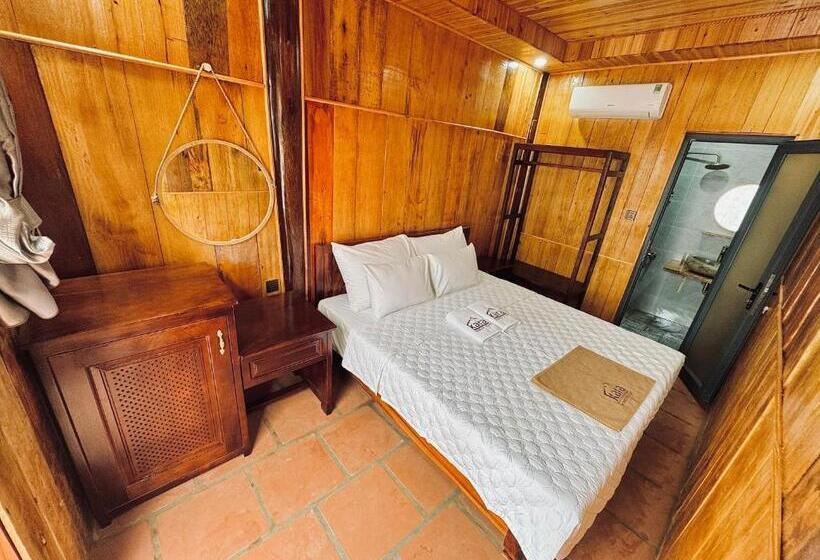 هتل Kara Homestay & Cafe