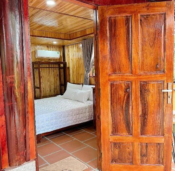 هتل Kara Homestay & Cafe