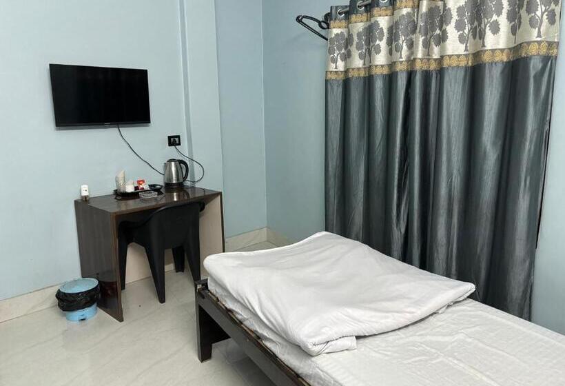 Hotel Piccadilly, Gossaigaon