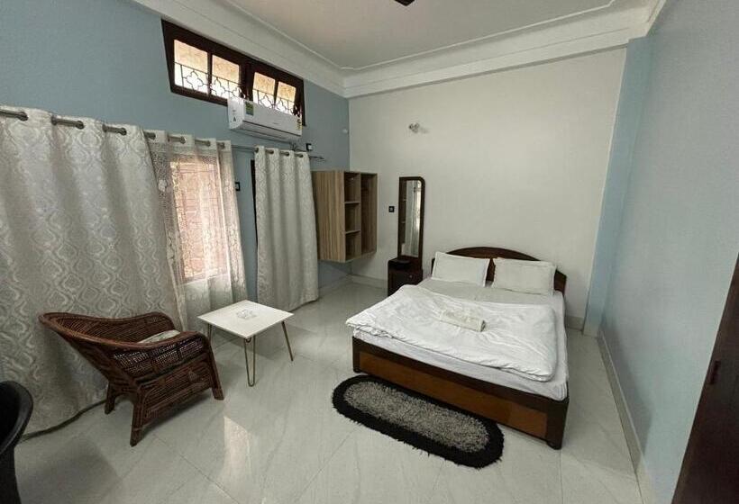 Hotel Piccadilly, Gossaigaon