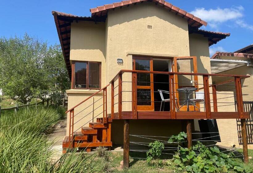 ペンション Jade Mountain Cottage 玉山小屋