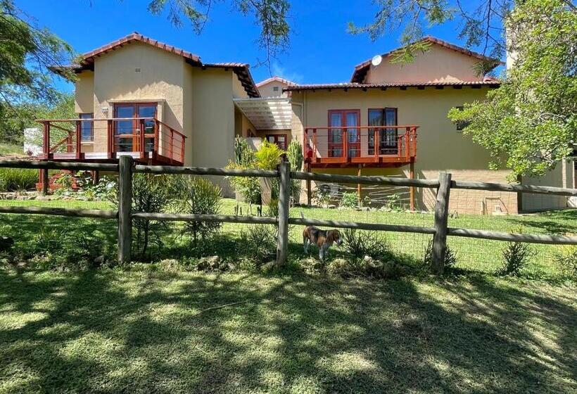 ペンション Jade Mountain Cottage 玉山小屋