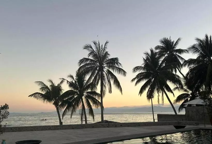 South Cape Beach Resort