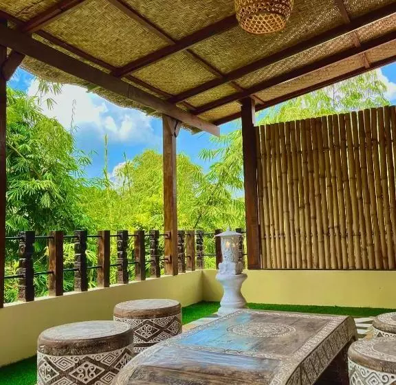 Hotelli Bamboo Oasis