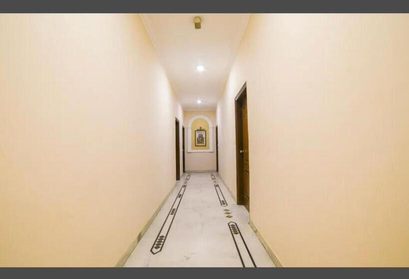 Отель East Park Inn