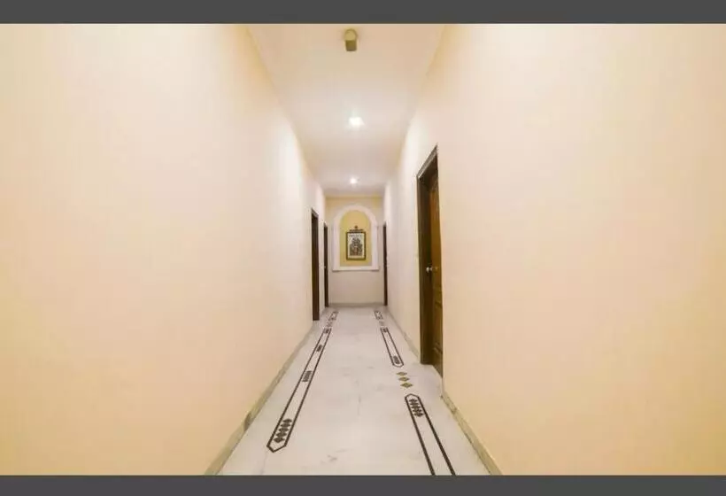 هتل East Park Inn