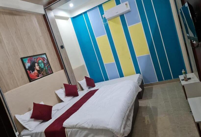 Отель Chitransh Residency