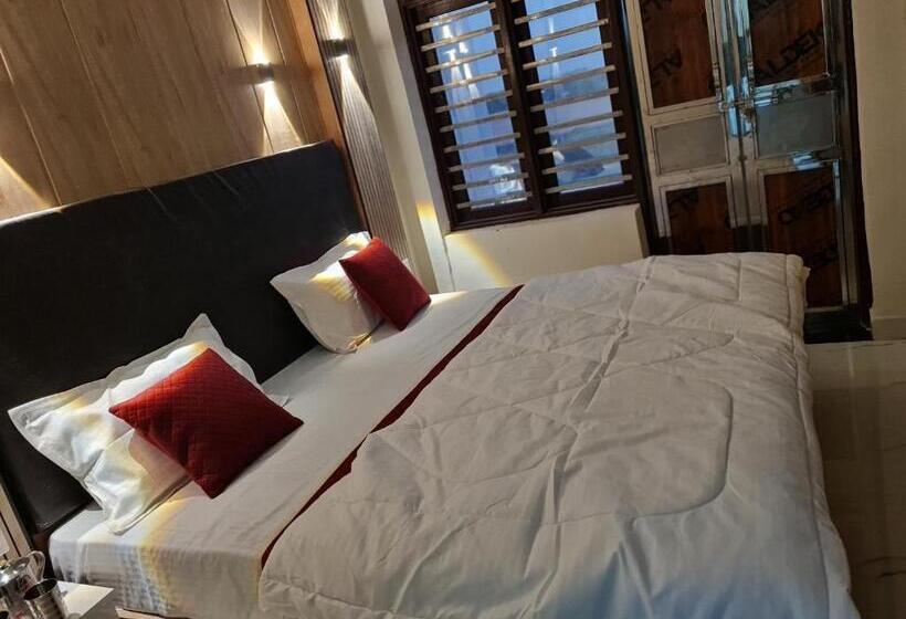 Отель Chitransh Residency