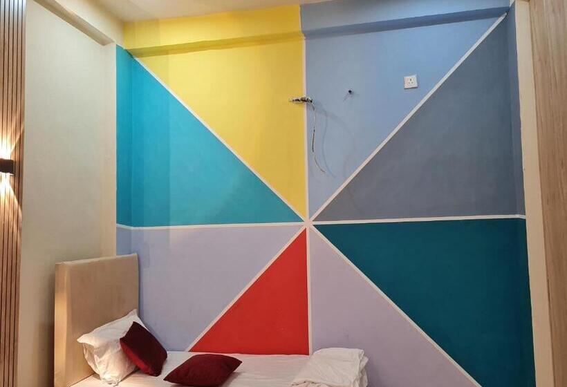 Отель Chitransh Residency