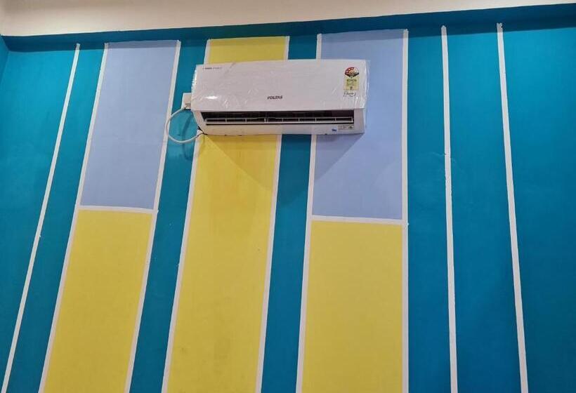 Отель Chitransh Residency