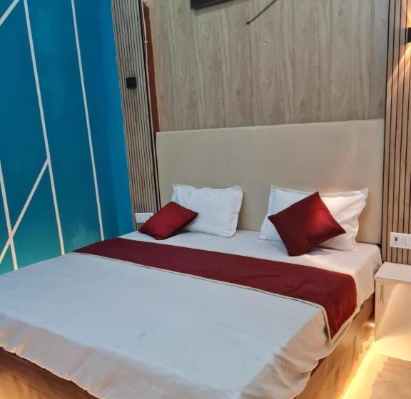 Отель Chitransh Residency